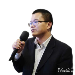 周钰淇律师